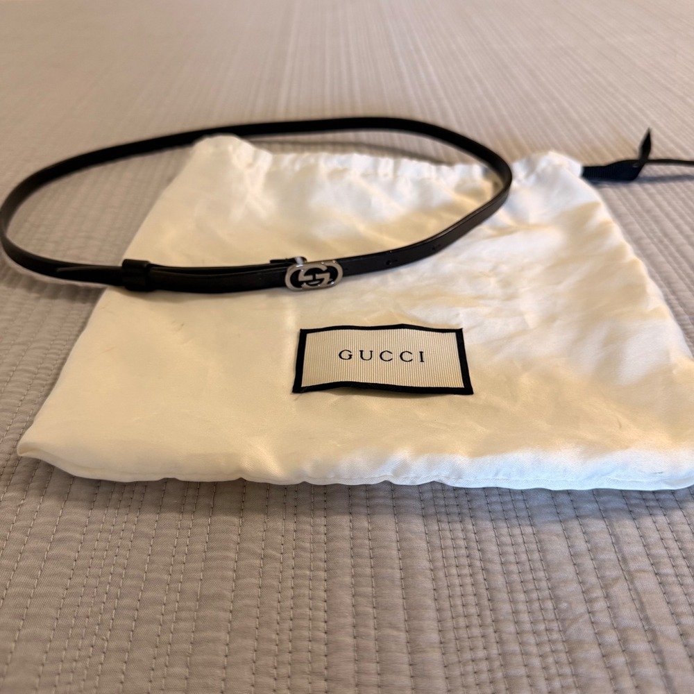 Gucci Black leather waist Skinny Belt Silver Interlocking G Buckle Size 70/XS
